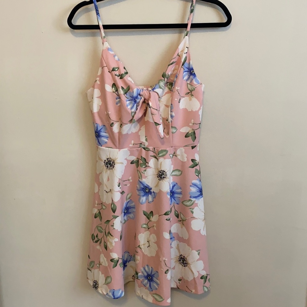 Floral light pink short dress